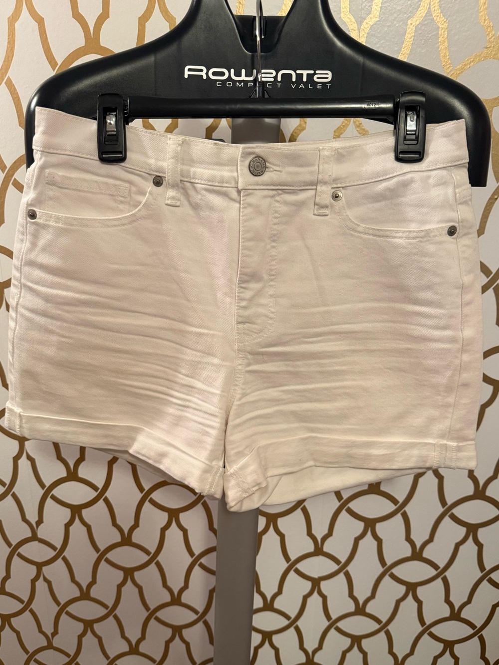 Banana Republic White Denim Shorts size 28/6
